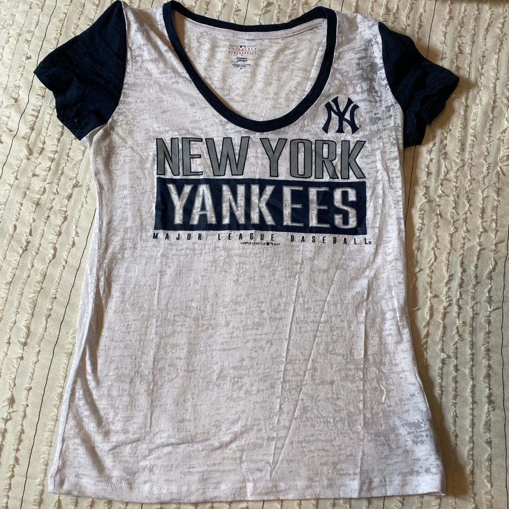 Yankees Scoop Neck Tee